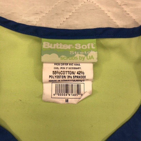 Butter Soft green scrub top size M - Picture 3 of 3